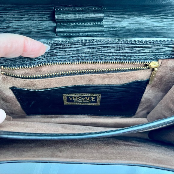 Versace Black Leather Wristlet Clutch Vintage with lock & key - Picture 14 of 17